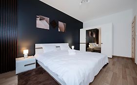 Tabelowa Deluxe Apartament With Garden